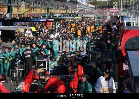 Melbourne, Australie. 02. April 2023. Pitlane während der Formel 1 Rolex Grand Prix 2023, 3. Runde der Formel-1-Weltmeisterschaft 2023 von 31. März bis 2. April 2023 auf dem Albert Park Circuit in Melbourne, Australien – Foto DPPI Credit: DPPI Media/Alamy Live News Stockfoto