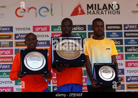 Mailand, Italien. 02. April 2023. Mailand, Mailand, Italien, 02. April 2023, Herrenpodium beim Milano Marathon - Marathon Credit: Live Media Publishing Group/Alamy Live News Stockfoto