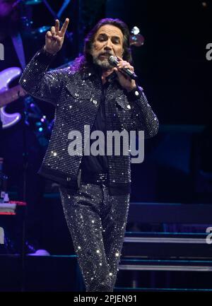 Sunrise FL, USA. 01. April 2023. Marco Antonio Solis tritt während der El Buki World Tour in der FLA Live Arena am 1. April 2023 in Sunrise, Florida, auf. Kredit: Mpi04/Media Punch/Alamy Live News Stockfoto