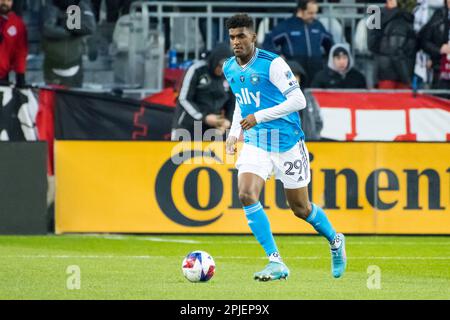 Toronto, Kanada. 01. April 2023. Adilson Malanda #29 in Aktion während des MLS-Spiels zwischen dem FC Toronto und dem FC Charlotte auf dem BMO Field in Toronto. Das Spiel endete mit 2-2 Punkten: SOPA Images Limited/Alamy Live News Stockfoto