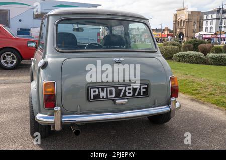 Morris Mini Cooper Mk2 1967 parkte auf einer lokalen Show in Norfolk Stockfoto