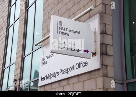 London, England, Großbritannien. 2. April 2023. HM Passport Office in London. Die Mitarbeiter des Passamts werden ab dem 3. April fünf Wochen lang streiken. (Kreditbild: © Vuk Valcic/ZUMA Press Wire) NUR REDAKTIONELLE VERWENDUNG! Nicht für den kommerziellen GEBRAUCH! Stockfoto