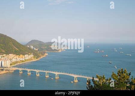 Namhang Bridge und Meerblick in Busan, Korea Stockfoto