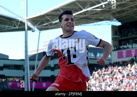 UTRECHT – Tasos Douvikas vom FC Utrecht feiert am 2. April 2023 in Utrecht, Niederlande, ein unerlaubtes Tor beim niederländischen Premier-League-Spiel zwischen dem FC Utrecht und dem FC Volendam im Stadion Galgenwaard. ANP GERRIT VAN COLOGNE Stockfoto