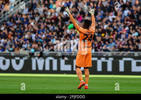 Andre Onana vom FC Internazionale Gesten beim Fußballspiel der Serie A 2022/23 zwischen dem FC Internazionale und der ACF Fiorentina im Giuseppe Meazza Stadiu Stockfoto