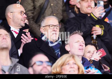 Rotterdam - Bürgermeister Ahmed Aboutaleb während des Spiels Sparta Rotterdam gegen Feyenoord in Het Kasteel am 2. April 2023 in Rotterdam, Niederlande. (Box zu Box Pictures/Yannick Verhoeven) Stockfoto