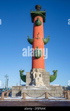 ST. PETERSBURG, RUSSLAND - 02. APRIL 2023: Nahaufnahme der Rostralsäule. St. Petersburg Stockfoto