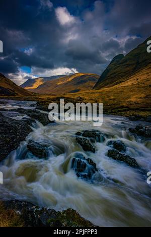 Glen Etive Wasserfall im schottischen Hochland Stockfoto