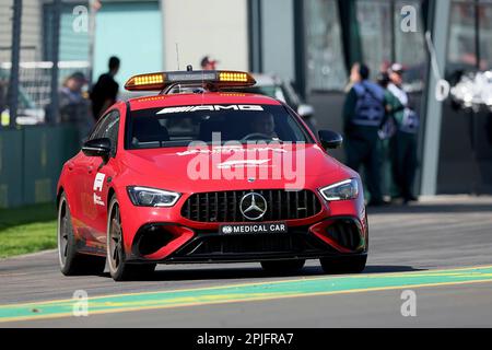 Melbourne, Australien. 02. April 2023. 2. April 2023, Albert Park, Melbourne, FORMEL 1 ROLEX AUSTRALIAN GRAND PRIX 2023 Drivers Parade: Medical Car Credit: dpa/Alamy Live News Stockfoto