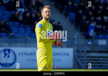 Lyngby, Dänemark. 02. April 2023. Torwart Nicolai Larsen (1) aus Silkeborg, GESEHEN während des 3F stattfindenden Superliga-Spiels zwischen Lyngby Boldklub und Silkeborg IF im Lyngby Stadium in Lyngby. (Foto: Gonzales Photo/Alamy Live News Stockfoto