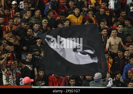 Rades, Tunis, Tunesien. 2. April 2023. Unterstützer von EST während des Spiels Esperance Sportive de Tunis( EST) vs CR Belouizdad (CRB) aus Algerien, gezählt für den 6. Tag der Gruppe D der African Champions League im Rades-Stadion. (Kreditbild: © Chohei Mahjoub/ZUMA Press Wire) NUR REDAKTIONELLE VERWENDUNG! Nicht für den kommerziellen GEBRAUCH! Stockfoto