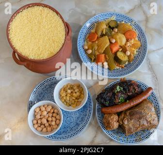 Tunesische Dishe kulinarisches Stillleben. Königlicher Couscous Stockfoto