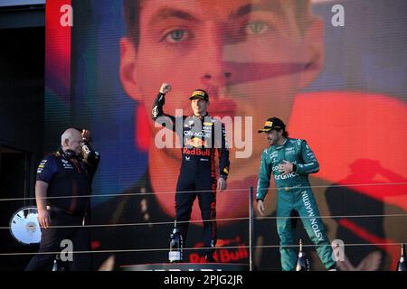 Melbourne, Australien. 02. April 2023. 2. April 2023, Albert Park, Melbourne, FORMEL 1 ROLEX AUSTRALIAN GRAND PRIX 2023 Gewinner Max Verstappen (NLD), Oracle Red Bull Racing, 3. Platz für Fernando Alonso (ESP), Aston Martin Aramco Cognizant Team Credits: dpa/Alamy Live News Stockfoto