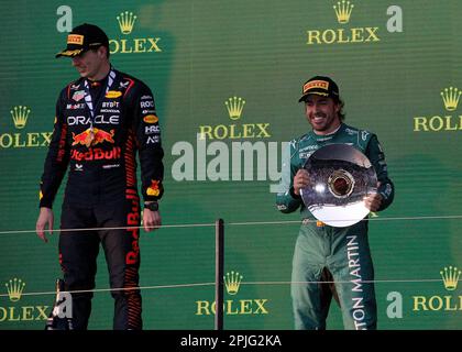 Melbourne, Australien. 02. April 2023. 2. April 2023, Albert Park, Melbourne, FORMEL 1 ROLEX AUSTRALIAN GRAND PRIX 2023 Gewinner Max Verstappen (NLD), Oracle Red Bull Racing, 3. Platz für Fernando Alonso (ESP), Aston Martin Aramco Cognizant Team Credits: dpa/Alamy Live News Stockfoto