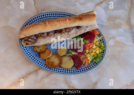 Tunesische Dishe kulinarisches Stillleben. Sandwich-Bar Stockfoto