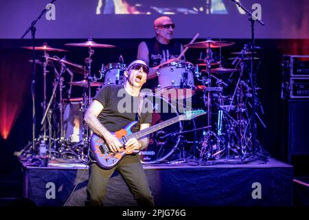 Oslo, Norwegen. 01. April 2023. Der amerikanische Musiker, Komponist und Gitarrist Joe Satriani führt ein Livekonzert im Sentrum Scene in Oslo auf. (Foto: Gonzales Photo/Alamy Live News Stockfoto