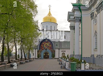 Blick von Pochaev Lavra nach Pochaev, einer Stadt in der Westukraine. Stockfoto