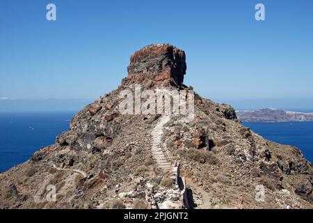 Skaros-Felsen, aus Sicht von Imerovigli, Santorin, Griechenland Stockfoto