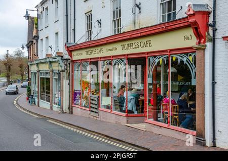 Trüffles Cafe on Wharfage in Ironbridge, Shropshire, Großbritannien Stockfoto