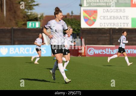 London, Großbritannien. 02. April 2023. Dagenham and Redbridge, Vereinigtes Königreich, 02. April 2023 Megan Campbell (28, Liverpool) während eines Spiels in der Barclays Women's Super League zwischen West Ham United und Liverpool im Dagenham & Redbridge Stadium in London, 02. April 2023, Vereinigtes Königreich (Bettina Weissensteiner/SPP) Kredit: SPP Sport Press Photo. Alamy Live News Stockfoto