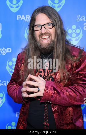 Santa Clarita, Kalifornien, USA. 1. April 2023. Pater Sebastiaan nimmt an der Eröffnungsfeier der Parapod Awards im Black 'N Blue Restaurant in Santa Clarita, Kalifornien, Teil. Kredit: Sheri Determan Stockfoto