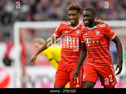 Torfest Dayot Upamecano FC Bayern Muenchen FCB (02) mit Kingsley Coman FC Bayern Muenchen FCB (11), German Classico FC Bayern Muenchen FCB Stockfoto