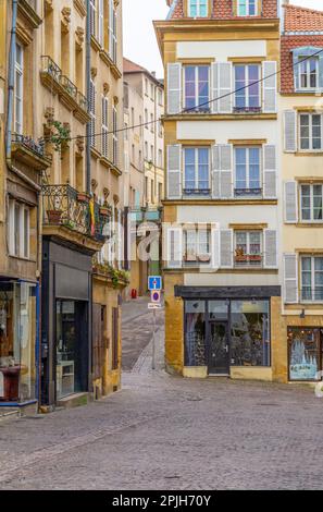 Eindruck einer Stadt namens Metz, die sich im Winter in der Region Lothringen in Frankreich befindet Stockfoto