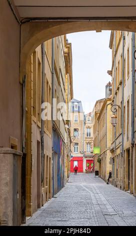 Eindruck einer Stadt namens Metz, die sich im Winter in der Region Lothringen in Frankreich befindet Stockfoto