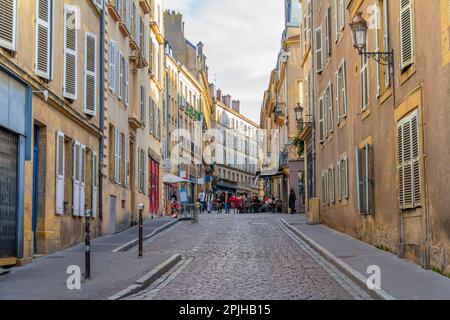 Eindruck einer Stadt namens Metz, die sich im Winter in der Region Lothringen in Frankreich befindet Stockfoto