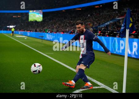 Paris, Frankreich. 2. April 2023. Lionel Messi von Paris Saint-Germain tritt während eines Fußballspiels der französischen Ligue 1 zwischen Paris Saint Germain (PSG) und Olympia Lyonnais (OL) am 2. April 2023 in Paris, Frankreich, an. Kredit: Glenn Gervot/Xinhua/Alamy Live News Stockfoto