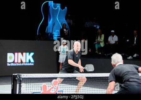 Hollywood, Florida, USA. 2. April 2023: Tennislegenden Andre Agassi, John McEnroe, Andy Roddick und Michael Chang während des Spiels in Pickleball Stockfoto