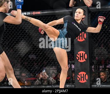 Menifee, Kalifornien, USA. 31. März 2023. CAT ZINGANO besiegte LEAH MCOURT durch einstimmigen Beschluss (29-28, 30-27, 29-28) Penchanga Hotel Casino (Kreditbild: © Ardie Crenshaw/ZUMA Press Wire) NUR REDAKTIONELLE VERWENDUNG! Nicht für den kommerziellen GEBRAUCH! Stockfoto