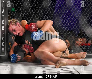 Menifee, Kalifornien, USA. 31. März 2023. CAT ZINGANO besiegte LEAH MCOURT durch einstimmigen Beschluss (29-28, 30-27, 29-28) Penchanga Hotel Casino (Kreditbild: © Ardie Crenshaw/ZUMA Press Wire) NUR REDAKTIONELLE VERWENDUNG! Nicht für den kommerziellen GEBRAUCH! Stockfoto