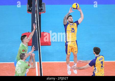 Vitaliy Schtschytkov, Maksym Drozd (Ukraine), Klemen Cebulj, Alen Pajenk (Slowenien). Volleyball-Weltmeisterschaft 2022. Viertelfinale Stockfoto