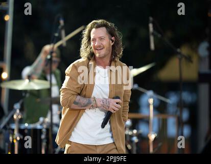 Austin, Texas, USA. 29. März 2023. Country-Songwriter TYLER HUBBARD tritt am 29. März 2023 auf der Bühne auf, während einer Aufzeichnung der Country Music Television (CMT) Awards in der Innenstadt von Austin, TX. 3.000 Musikliebhaber kamen auf der Congress Avenue an, um Hubbard, 36 und andere CMT Country-Stars im Schatten des Texas Capitol zu hören. (Kreditbild: © Bob Daemmrich/ZUMA Press Wire) NUR REDAKTIONELLE VERWENDUNG! Nicht für den kommerziellen GEBRAUCH! Stockfoto