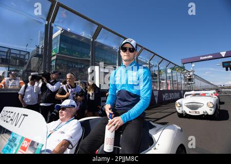 Melbourne, Australien. 02. April 2023. Logan Sargeant of United States und Williams Racing während der Fahrerparade vor dem Formel 1 Grand Prix in Australien auf dem Albert Park Circuit in Melbourne. Kredit: SOPA Images Limited/Alamy Live News Stockfoto