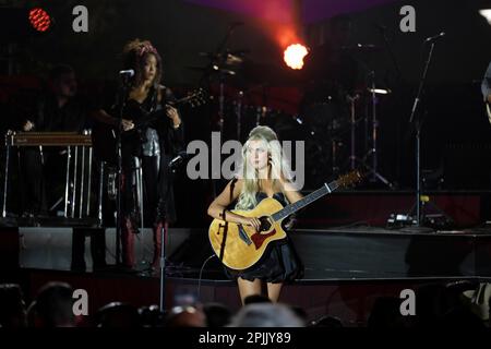 Austin Texas, USA, April 1 2023: Country-Sänger MEGAN MORONEY spielt bei den Country Music Television Awards vor dem Moody Center auf der RAM Truck Stage aufstrebende Acts. Kredit: Bob Daemmrich/Alamy Live News Stockfoto