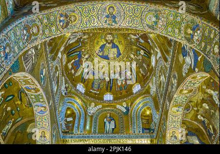 Palermo, Italien - 17. Oktober 2022: Byzantinische Mosaiken der Palatinkapelle im normannischen Palast, auch bekannt als Königspalast Stockfoto