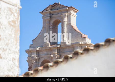 Glockenturm der Kapelle unserer Lieben Frau von Ara, Fuente del Arco, Badajoz, Extremadura, Spanien Stockfoto