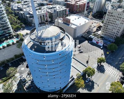 Das berühmte Capitol Records Building in Los Angeles, Kalifornien, USA, aus der Vogelperspektive Stockfoto