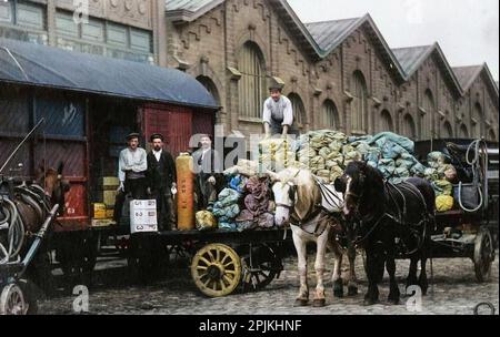 L'attelage Depigny, 22 Quai de la Loire, Paris, Service de Transport et Livraison. Carte postale Debüt XXeme siecle. Stockfoto