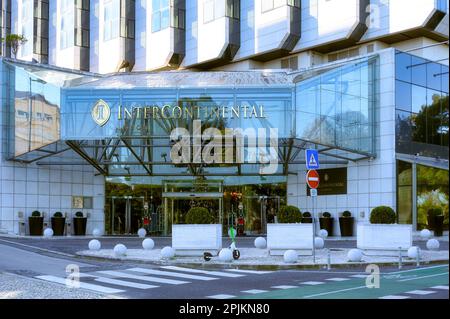 Lissabon, Portugal - 4. Januar 2023: Außenarchitektur des InterContinental Hotels. Stockfoto