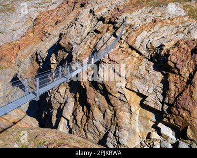 Brücke Piccard Bruecke in der Nähe des Gletschers Gurgler Ferner. Die Otztaler Alpen im Naturepark Otztal. Europa, Österreich, Tirol Stockfoto