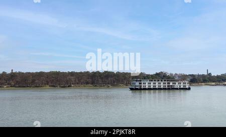 Blick auf das Boot in Hooghly River, Kalkutta, Westbengalen, Indien. Stockfoto