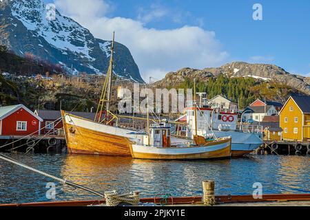 Norwegen, Lofoten. Das Fischerdorf Nusfjord Stockfoto