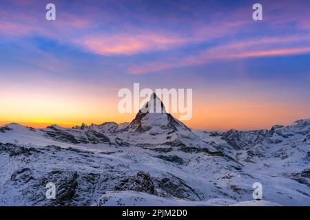Matterhorn und schweizer alpen in Zermatt, Schweiz. Matterhorn bei Sonnenuntergang. Stockfoto