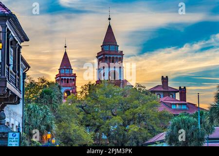 Flagler College Towers, St. Augustine, Florida. Das Small College wurde 1968 gegründet, das ursprünglich Ponce de Leon Hotel wurde 1888 von Henry Flagler gegründet Stockfoto