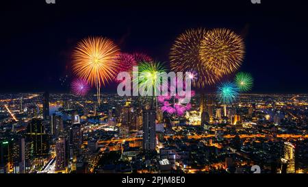 Feuerwerksfestival in Bangkok bei Nacht, thailand. Stockfoto