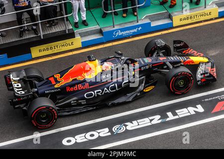 MELBOURNE, AUSTRALIEN - 01. APRIL: Max Verstappen der Niederlande fährt während der Qualifikation für den australischen Gra 2023 mit dem Oracle Red Bull Racing RB19 Stockfoto
