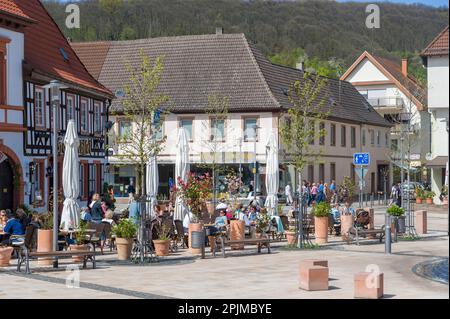 Restaurant auf dem Stadtplatz, Bad Bergzabern, Pfalz, Rheinland-Pfalz, Deutschland, Europa Stockfoto